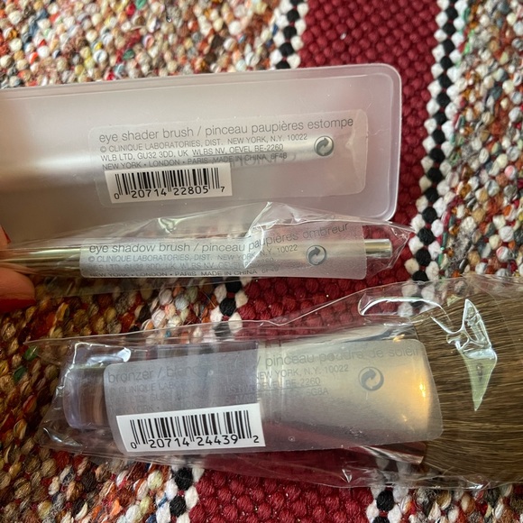 Clinique brush set- eye shader brush, eye shadow brush, bronzer blender NEW - Picture 2 of 2